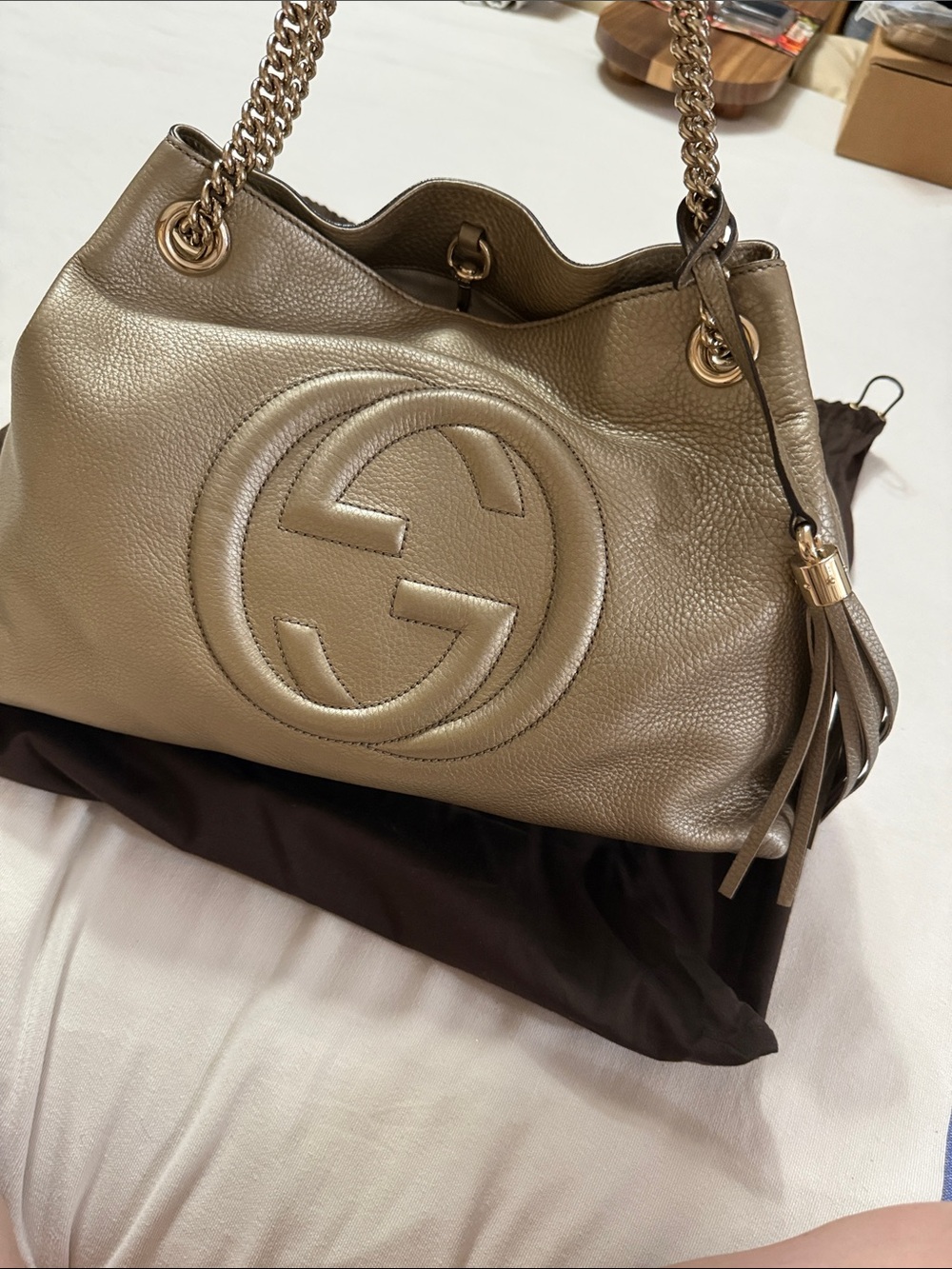 Gucci Metallic Taupe Leather Shoulder Bag with Tassel - Picture 4 of 11